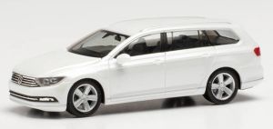 HER038423-005 - Voiture de couleur blanc nacré – VW Passat variant