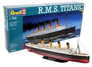 REV05210 - Maquette à assembler et à peindre - R.M.S. Titanic
