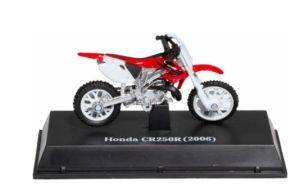 NEW06148 - Moto cross de couleur rouge et blanche - HONDA CR250R