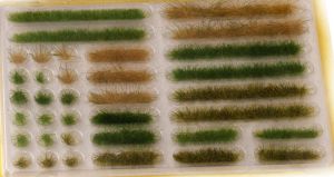 NOC07125 - Lot de 18 Bandes et touffes 6 mm d'herbes de couleur vert clair et foncé