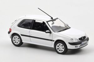 Voiture de 2000 couleur blanche – CITROËN saxo VTS