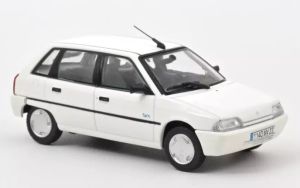 Voiture de 1995 couleur blanche – CITROEN AX spot