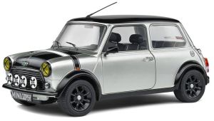 Voiture de 1998 couleur argent platine – MINI COOPER sport Street Fighter