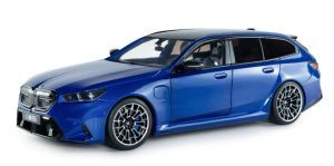 SOL1814801 - Voiture de 2024 couleur bleu - BMW M5 Touring