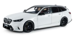 SOL1814802 - Voiture de 2025 couleur blanche - BMW M5 Touring