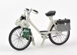 NOREV182067 - Vélomoteur de 1969 couleur blanc – SOLEX 3800