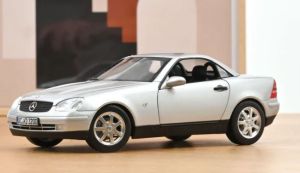 NOREV183020 - Voiture cabriolet de 1996 couleur grise - MERCEDES SLK