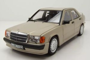 NOREV183831 - Voiture de 1984 couleur argent – MERCEDES 190E 2.3-16