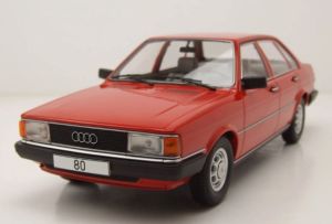 MOD18526 - Voiture de 1978 couleur rouge - AUDI 80