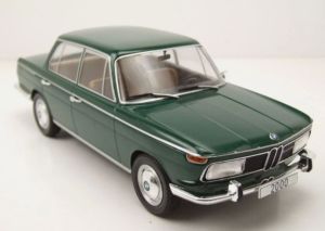 MOD18542 - Voiture de 1966 couleur verte - BMW  2000 Type 121