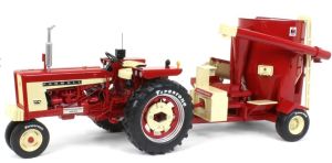 CUST1999 - Tracteur avec broyeur mélangeur IH 1150 - IH FARMALL  504