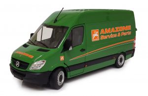 Camion MERCEDES-BENZ Sprinter aux couleurs Amazone