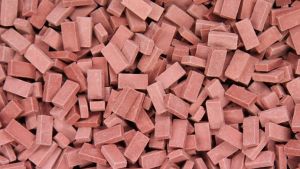 JUW23030 - Ensemble de 2000 briques rouges miniatures pour diorama de dimensions L 8 mm x P 4 mm  x H 1 mm
