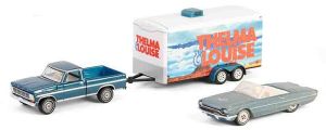 GREEN31180-B - Voiture sous blister de la série HITCH & TOW - THELMA & LOUSIE - FORD F-250 1967 avec remorque et FORD Thunderbird cabriolet 1966