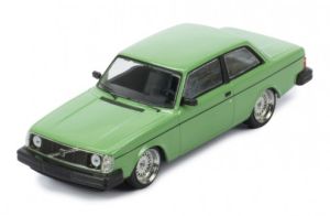 IXOMOC312 - Voiture de 1980 couleur verte - VOLVO 242 Custom