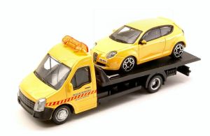 ALFA ROMEO mito avec camion de dépannage de couleur jaune