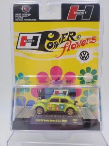 M2M-31500-HS32 - Voiture sous blister de la série HURST POWER FLOWERS - VW Beelte Deluxe U.S.A. Model de 1953 verte