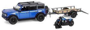 GREEN32320-C - Voiture sous blister de la série HITCH & TOW - FORD Bronco avec remorque et accessoires de 2021