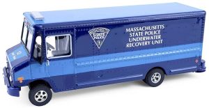 GREEN33260-C - Véhicule de la Police du Massachusetts sous blister de la série H.D TRUCKS - STEP VAN de 2019