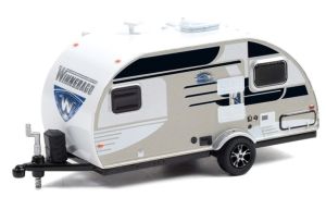 GREEN34110-D - Caravane sous blister de la série HITCHED Homes –Caravane 1 essieu WINNEBAGO 2016