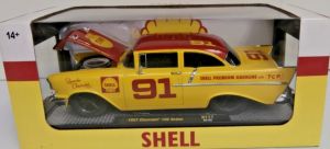 M2M-40300-117A - Voiture de 1957 couleur jaune et rouge - SHELL - CHEVROLET 150 Sedan
