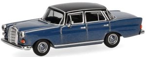 HER430739-004 - Voiture couleur bleu métallisé - MERCEDES BENZ 200 Heckflosse