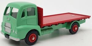 DIN432 - Camion plateau de couleur rouge et vert - Edition Atlas - GUY WARRIOR 4x2