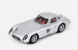 SCH43U00049 - Voiture coupé de 1955 couleur grise - MERCEDES-BENZ 300 SLR Uhlenhaut