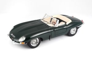 BUR12046 - Voiture cabriolet de 1961 verte – JAGUAR type E