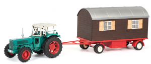Tracteur HANOMAG avec une roulotte