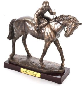 ATL4652104 - Statuette de cheval Mill reef