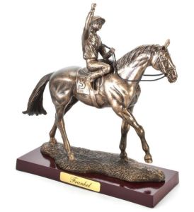ATL4652108 - Statuette de cheval Frankel