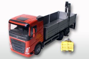 Camion porteur avec grue de chargement – VOLVO FH 6x4 rouge