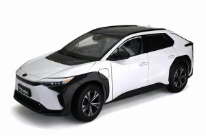 SUN5651 - Voiture de 2022 couleur blanche - TOYOTA BZ4X