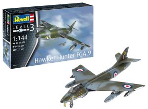 REV63833 - Maquette avec peinture à assembler Hawker Hunter FGA.9