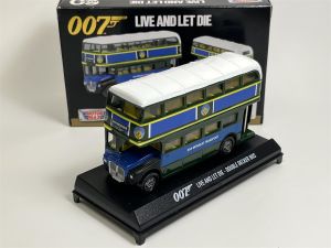 MMX79846 - Bus à deux étages – JAMES BOND 007