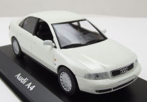 MXC940015000 - Voiture de 1995 couleur blanche – AUDI A4