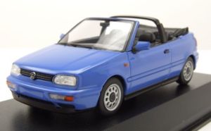 MXC940055530 - Voiture cabriolet de 1997 couleur bleu – VW Golf III