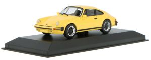 Voiture de 1979 couleur jaune - PORSCHE 911 SC