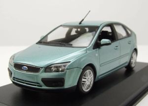 MXC940084000 - Voiture de 2004 couleur bleu métallisé - FORD Focus