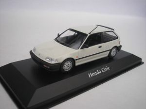Voiture de 1990 couleur blanche – HONDA civix