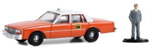 GREEN97150-B - Voiture sous blister de la série THE HOBBY SHOP - CHEVROLET Impala Capitol cab taxi 1981 avec homme en costume