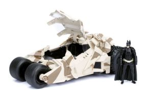 JAD98543 - Voiture avec figurine BATMAN -Batmobile truble camo
