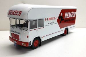 G111A002 - Camion de déménagement DEMECO - BERLIET GBK75 4x2