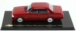 Voiture berline CHEVROLET Opala Diplomata Colectors de 1992 de couleur rouge