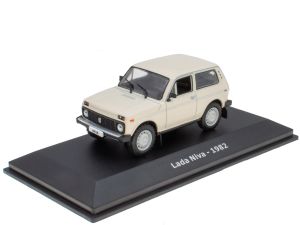 Voiture de 1982 couleur blanche – LADA Niva