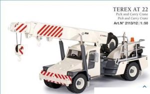 Camion pick-up avec grue TEREX AT 22