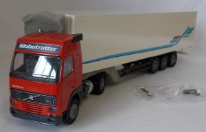 Camion 4x2 VOLVO FH 16 Globetrotter et semi 3 essieux frigorifique