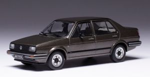 IXOCLC500N.22 - Voiture de 1984 couleur grise – VW jetta MKII