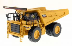 CATERPILLAR 777D accompagné d'une figurine
